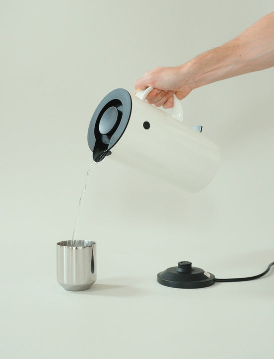 890 1 Stelton EM77 Electric Kettle (EU) 1.5 L. White LS (1)